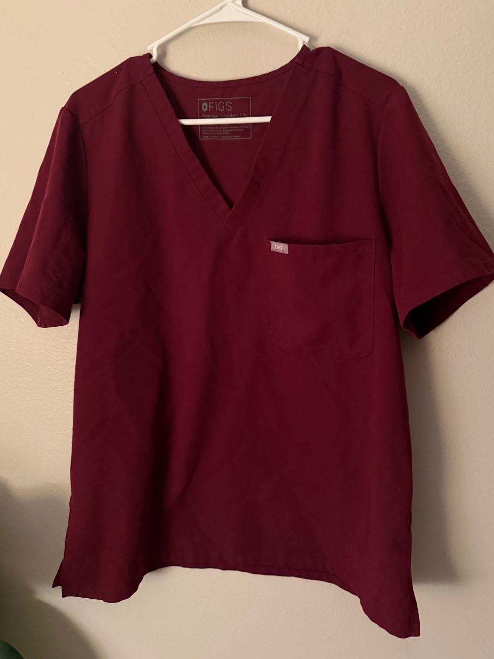 Figs Women's Short Sleeve V-Neck Scrub Top - Burgundy XL